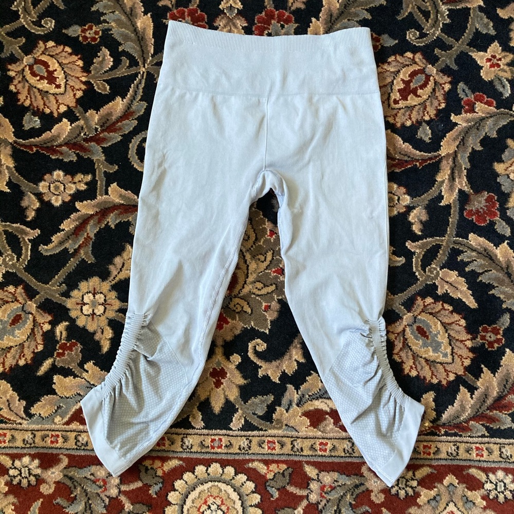 Lululemon Crop or Capri Legging size 6